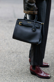 black bag, bordeaux, burgundy, graphic pants, grey pants, leather bag, leather shoes, printed pants, ralph lauren, red boots, trousers, frenchystyle, jonathan paciullo, street style, NYFW, NEW YORK, AUTUMN WINTER 2019-2020, AW 19-20, FALL WINTER 2019-2020, FW 19-20, fashion week, FW, vertical, atmosphere details, detail