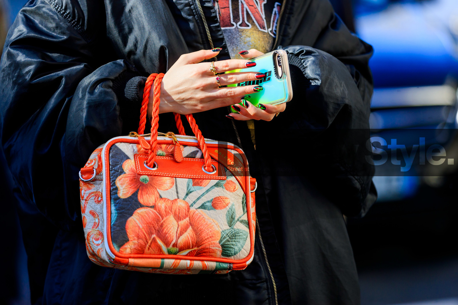 balenciaga, black jacket, floral, flowers, graphic bag, iphone, leather bag, printed bag, red bag, rings, fashion week, frenchystyle, FW, jonathan paciullo, street style, PFW, PARIS, AUTUMN WINTER 2019-2020, AW 19-20, FALL WINTER 2019-2020, FW 19-20, horizontal, atmosphere details, detail