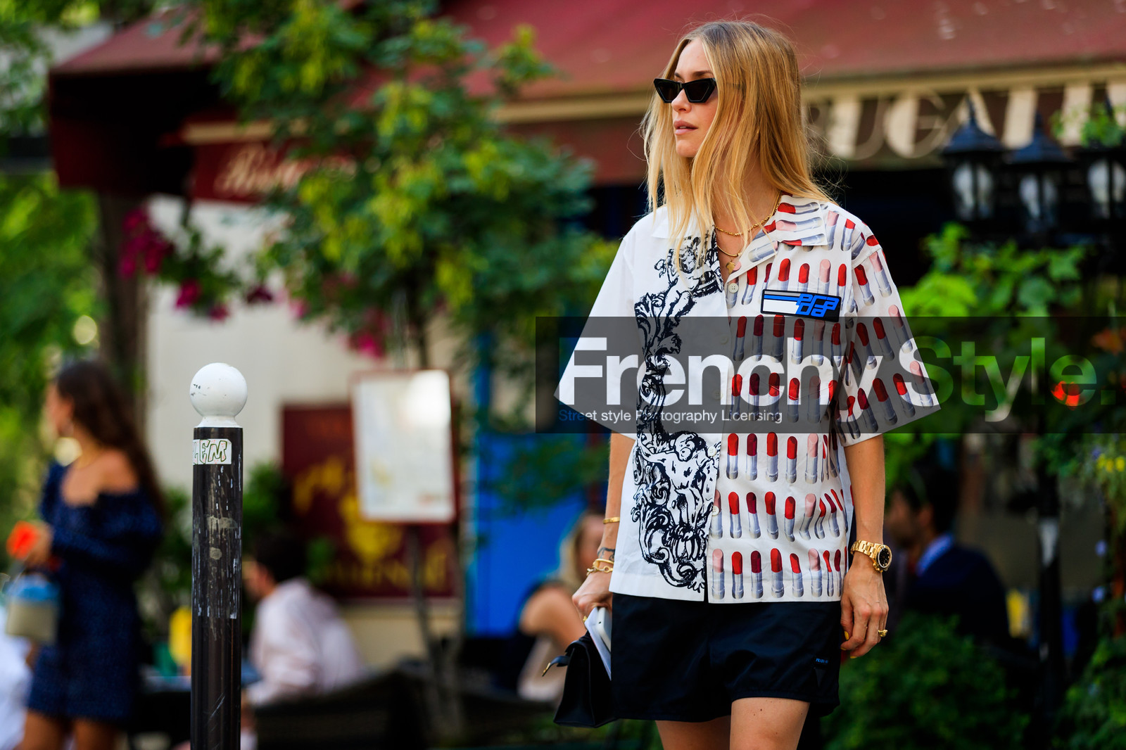 black bag, black shorts, graphic shirt, leather bag, mini bag, prada, printed shirt, sunglasses, white shirt, fashion week, frenchystyle, FW, jonathan paciullo, street style, PFW, PARIS, atmosphere details, horizontal, detail, AUTUMN WINTER 2018-2019, FALL WINTER 2018-2019, FW 18-19, pernille teisbaek