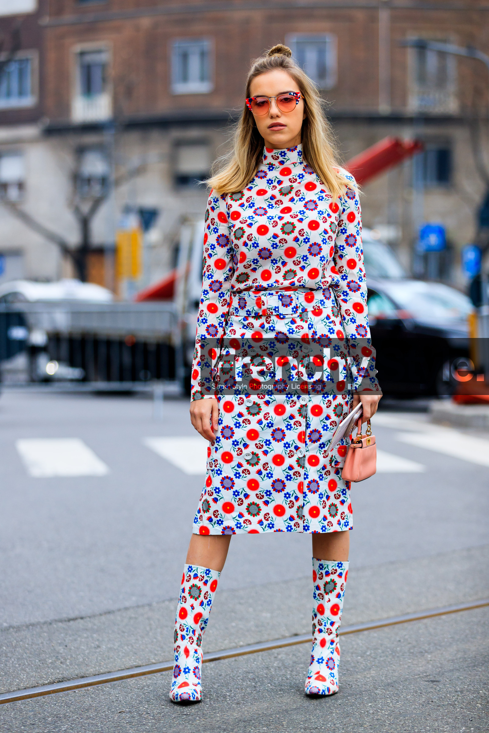 AUTUMN WINTER 2017-2018, AW 17-18, FALL WINTER 2017-2018, fashion week, fendi, floral, flower, frenchystyle, full length, fun sunglasses, FW, FW 17-18, high heels, jonathan paciullo, leather bag, leather shoes, MFW, MILAN, mini bag, pink bag, printed boots, printed skirt, printed top, street style, sunglasses, tone on tone, vertical, white boots, white skirt