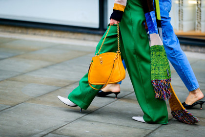 green pants, jeanette madsen, leather bag, leather shoes, trousers, white shoes, yellow bag, street style, jonathan paciullo, FW, frenchystyle, fashion week, LFW, LONDON, AUTUMN WINTER 2019-2020, AW 19-20, FW 19-20, FALL WINTER 2019-2020, horizontal, atmosphere details, detail