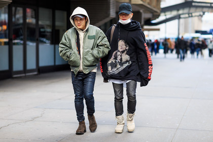 atmosphere details, AUTUMN WINTER 2016-2017, AW 16-17, beige cap, beige sweater, black cap, black pants, black sweater, bomber jacket, brown boots, denim pants, FALL WINTER 2016-2017, fashion week, frenchystyle, full length, FW, FW 16-17, grey denim, hood, hoodie, horizontal, jeans, jonathan paciullo, kaki jacket, leather pants, man, NEW YORK, NYFW, oversize, printed sweater, street style, suede shoes, titanic, trousers, vêtements, white boots