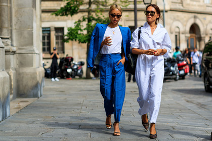 black bag, black shoes, blazer, blue jacket, blue pants, blue suit, high heels, leather bag, leather shoes, necklace, over the shoulder, sunglasses, trousers, white pant, white pants, white shirt, white t shirt, PFW, fashion week, frenchystyle, FW, jonathan paciullo, street style, PARIS, horizontal, atmosphere details, full length, AUTUMN WINTER 2018-2019, FALL WINTER 2018-2019, FW 18-19, vanessa hong, evangelie smyrniotaki