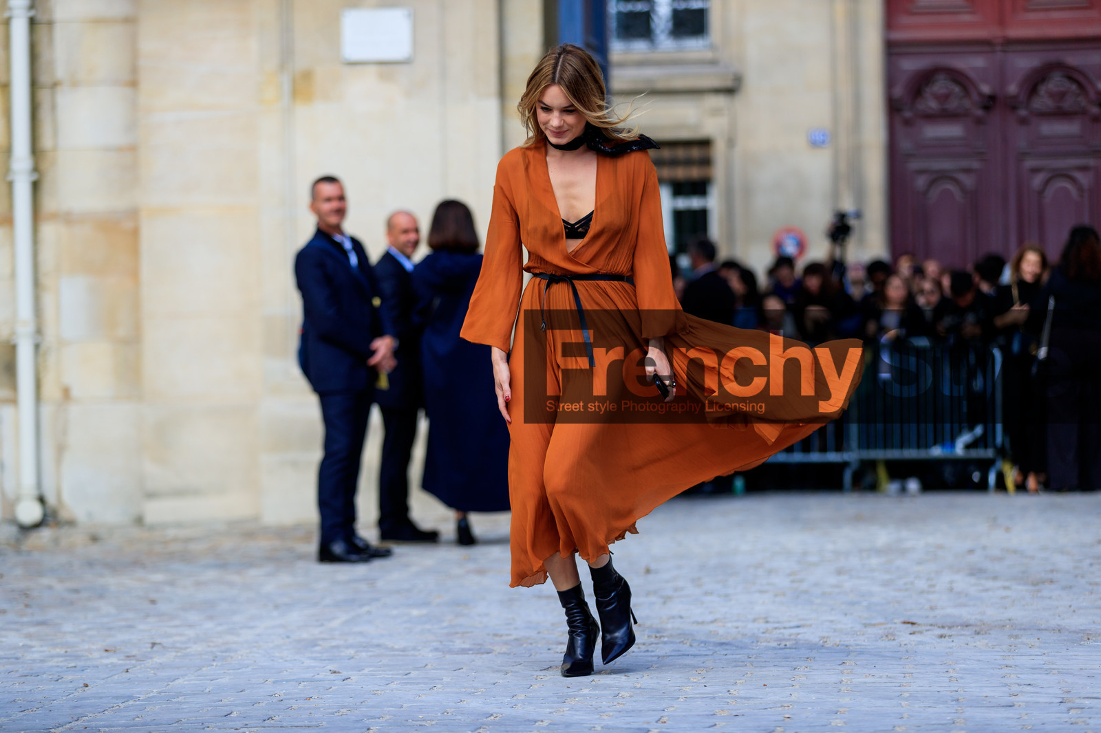 atmosphere details, black bandana, black belt, black bra, black scarf, black shoes, camille rowe, fashion week, frenchystyle, full length, FW, high heels, horizontal, jonathan paciullo, leather shoes, orange dress, PARIS, PFW, pleats, SPRING SUMMER 2018, SS 18, street style