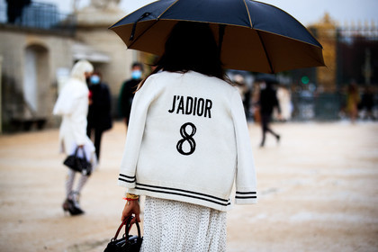 dior jacket, dior cardigan, white jacket, white cardigan, logo printed jacket, logo printed cardigan, bombers jacket, back details, close up detail, fashion week, frenchystyle, FW, jonathan paciullo, street style, PFW, PARIS, SPRING SUMMER 2021, SS 21, horizontal, atmosphere details, detail
