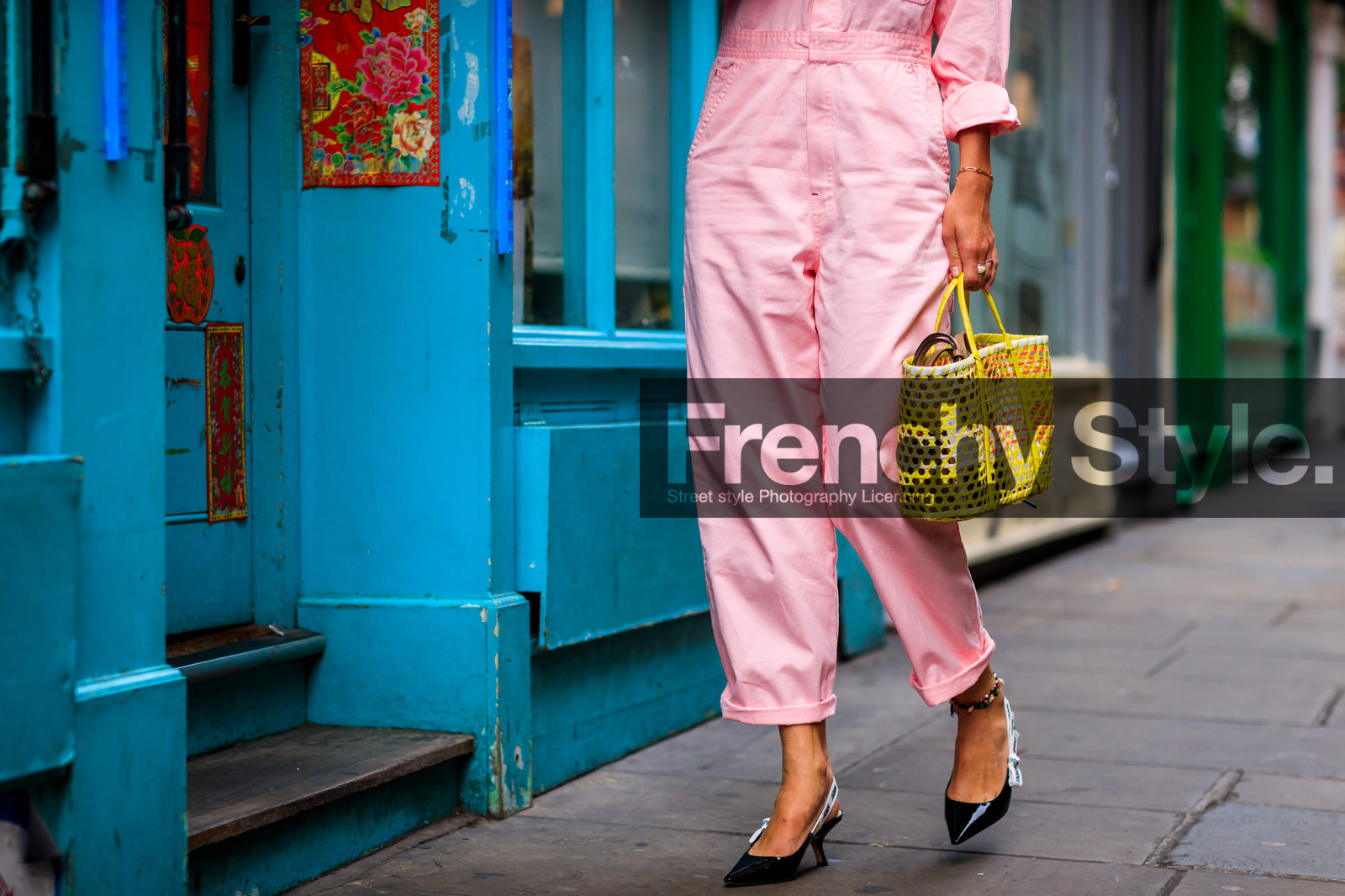 atmosphere details, black shoes, christian dior, detail, fashion week, FLORI, florrie thomas, frenchystyle, FW, high heels, horizontal, jonathan paciullo, leather bag, leather shoes, LFW, LONDON, net shopper, pink jumpsuit, SPRING SUMMER 2018, SS 18, street style, trousers, yellow bag