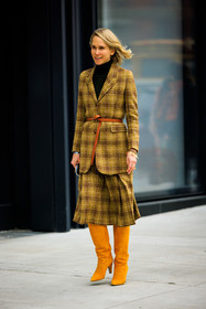 plaid look, yellow plaid, yellow boots, high heel boots, black turtleneck, brown belt, charm bracelet, leather belt, suede boots, street style, jonathan paciullo, FW, frenchystyle, fashion week, NYFW, NEW YORK, AUTUMN WINTER 2022-2023, FALL WINTER 2022_2023, FW 22-23, vertical, full length