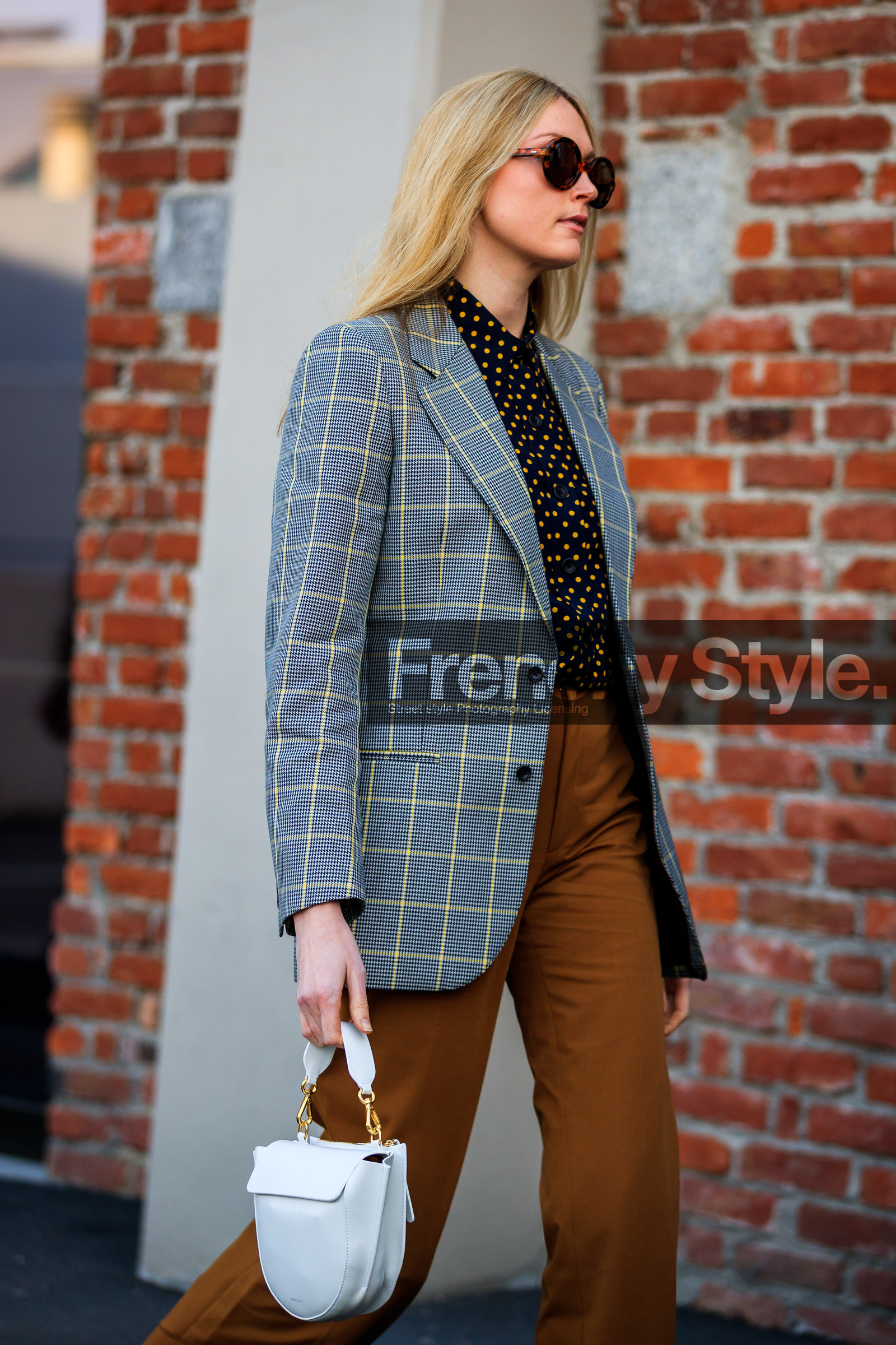 black shirt, brown pants, checked, graphic jacket, graphic shirt, grey jacket, leather bag, plaid, polka dot, printed jacket, printed shirt, sunglasses, trousers, white bag, fashion week, frenchystyle, FW, jonathan paciullo, street style, MFW, MILAN, AUTUMN WINTER 2018-2019, FALL WINTER 2018-2019, FW 18-19, vertical, detail, atmosphere details