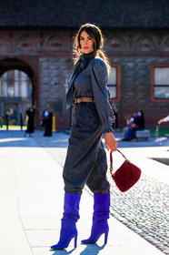 alberta ferretti bag, alberta ferretti belt, alberta ferretti look, lavalliere collar, black shirt, black pants, checked shirt, white shirt, denim, black jeans, carrot pants, high waist jeans, belted pants, red belt, red leather belt, golden belt, red bag, suede bag, high boots, suede boots, high heels boots, purple boots, alberta ferretti boots, fashion week, frenchystyle, FW, jonathan paciullo, street style, MFW, MILAN, SPRING SUMMER 2021, SS 21, vertical, full length
