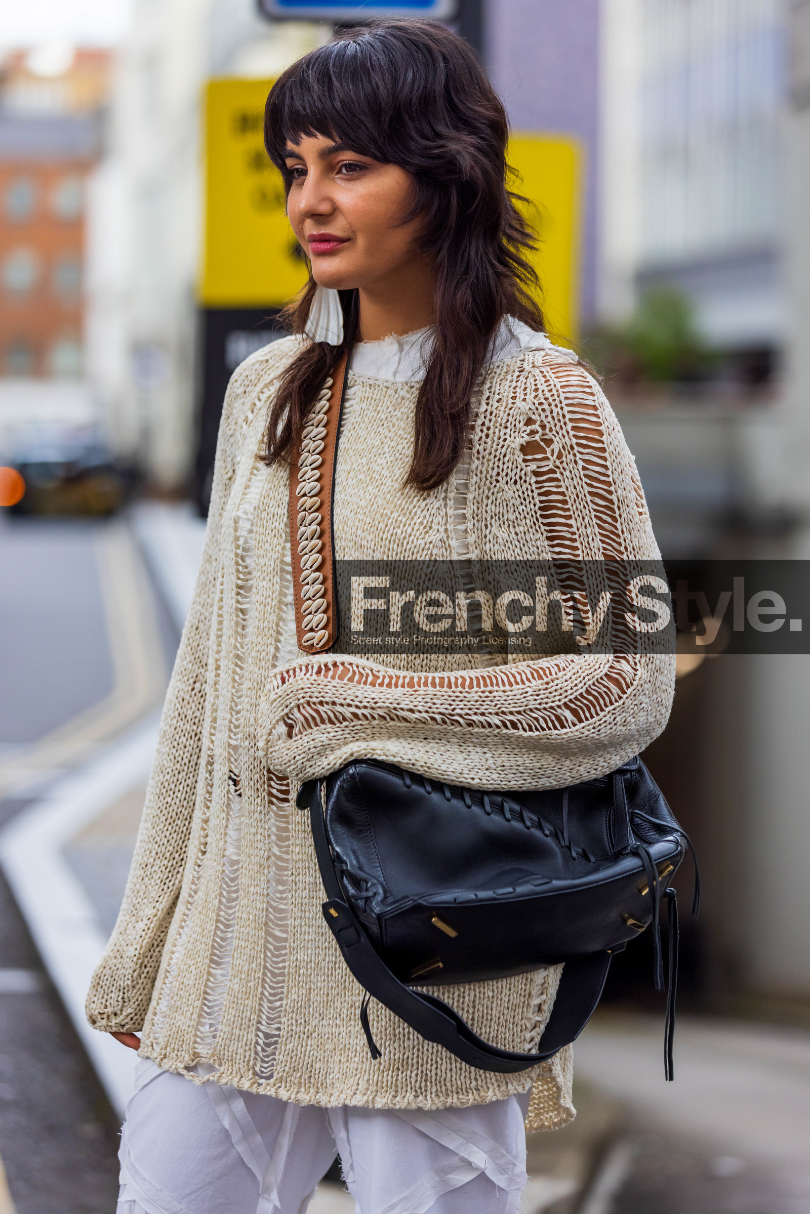 Maria Bernad, crossbody bag, handbag, black, knitted shirt, knitted top, beige, fashion week, frenchystyle, FW, jonathan paciullo, street style, SPRING SUMMER 2022, SS 22, LFW, LONDON, vertical, atmosphere details, detail