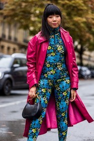 bag, black bag, blue jumpsuit, blue legging, blue top, coat, floral print, flower, jumpsuit, lanvin bag, leather bag, leather coat, legging, pink coat, print, printed jumpsuit, printed legging, printed sandals, printed top, Susie Lau, top, fashion week, frenchystyle, FW, jonathan paciullo, street style, PFW, PARIS, SPRING SUMMER 2022, SS 22, vertical, atmosphere details
