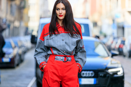 belt, black and white, graphic jacket, graphic shirt, grey shirt, printed jacket, printed shirt, red pants, trousers, fashion week, frenchystyle, FW, jonathan paciullo, street style, MFW, MILAN, AUTUMN WINTER 2019-2020, AW 19-20, FALL WINTER 2019-2020, FW 19-20, atmosphere details, detail, horizontal