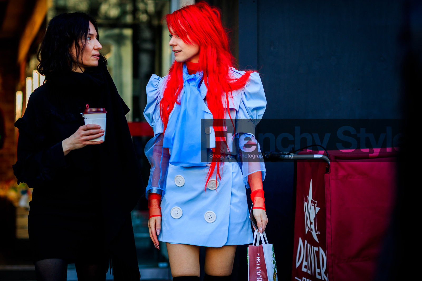 blue scarf, blue shirt, blue skirt, dyed hair, red hair, fashion week, frenchystyle, FW, jonathan paciullo, street style, LFW, LONDON, AUTUMN WINTER 2018-2019, AW 18-19, FALL WINTER 2018-2019, FW 18-19, horizontal, atmosphere details, detail