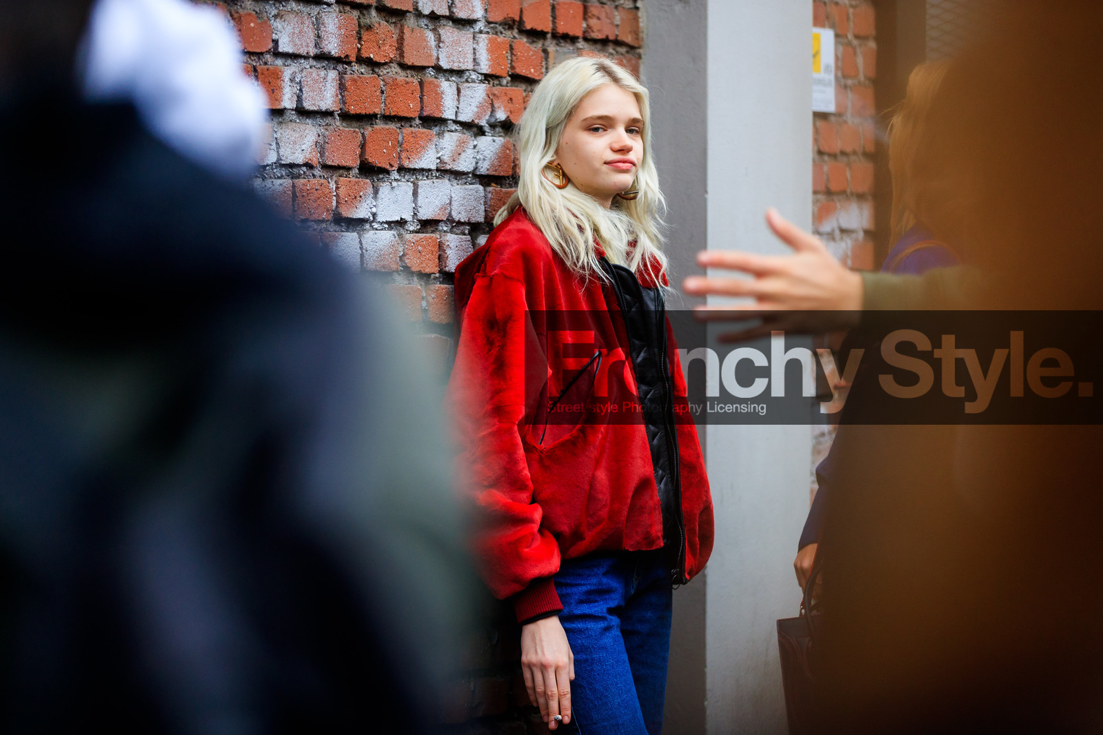 atmosphere details, AUTUMN WINTER 2017-2018, AW 17-18, blue denim, bomber jacket, denim pants, detail, FALL WINTER 2017-2018, fashion week, frenchystyle, FW, FW 17-18, horizontal, jeans, jonathan paciullo, MFW, MILAN, model, red jacket, street style, trousers