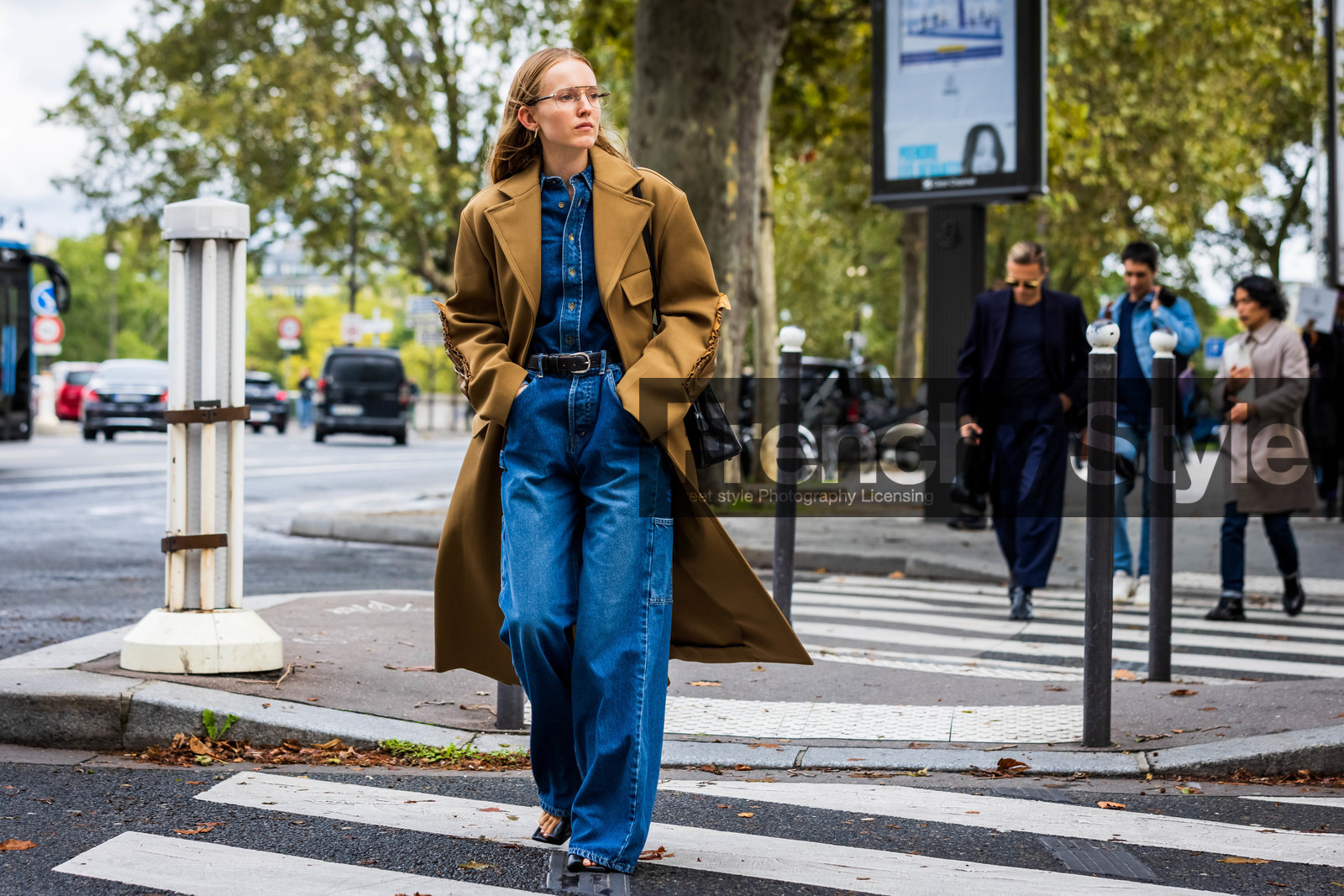 Alex Carl, belt, black belt, blue denim, blue jean, blue jean shirt, camel trenchcoat, denim, denim pants, denim shirt, glasses, leather belt, trenchcoat, fashion week, frenchystyle, FW, jonathan paciullo, street style, PFW, PARIS, SPRING SUMMER 2022, SS 22, atmosphere details, full length, horizontal