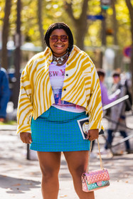 blue skirt, chanel bag, check, Gabriella Karefa-Johnson, jacket, multicolor, necklace, oversize sunglasses, pink bag, pink t-shirt, print, printed jacket, printed t-shirt, quilted bag, short skirt, silver necklace, skirt, sunglasses, t-shirt, yellow jacket, zebra, fashion week, frenchystyle, FW, jonathan paciullo, street style, PFW, PARIS, SPRING SUMMER 2022, SS 22, vertical, atmosphere details