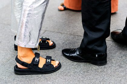 black sandals, black shoes, chanel, leather shoes, sarah harris, shiny pants, silver pants, trousers, street style, jonathan paciullo, FW, frenchystyle, fashion week, NYFW, NEW YORK, SPRING SUMMER 2019, SS 19, atmosphere details, horizontal, detail