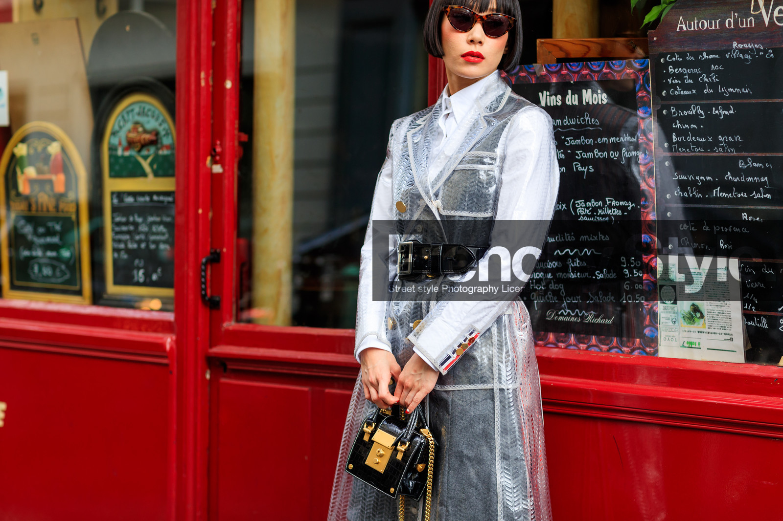 atmosphere details, black bag, black belt, detail, fashion week, frenchystyle, FW, horizontal, jonathan paciullo, leather bag, leather belt, mademoiselle yulia, MENSWEAR, PARIS, PFW, red lips, SPRING SUMMER 2018, SS 18, street style, sunglasses, thom browne, transparent coat, trench coat, white shirt