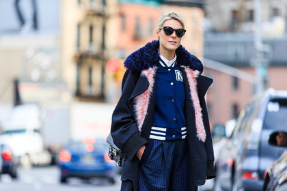 atmosphere details, AUTUMN WINTER 2016-2017, AW 16-17, black coat, black sneakers, blue fur, blue pants, detail, FALL WINTER 2016-2017, fashion week, frenchystyle, fur collar, FW, FW 16-17, horizontal, jonathan paciullo, long coat, navy jacket, NEW YORK, NYFW, pink fur, sofie valkiers, street style, sunglasses, teddy jacket, trousers, wide pants, woman