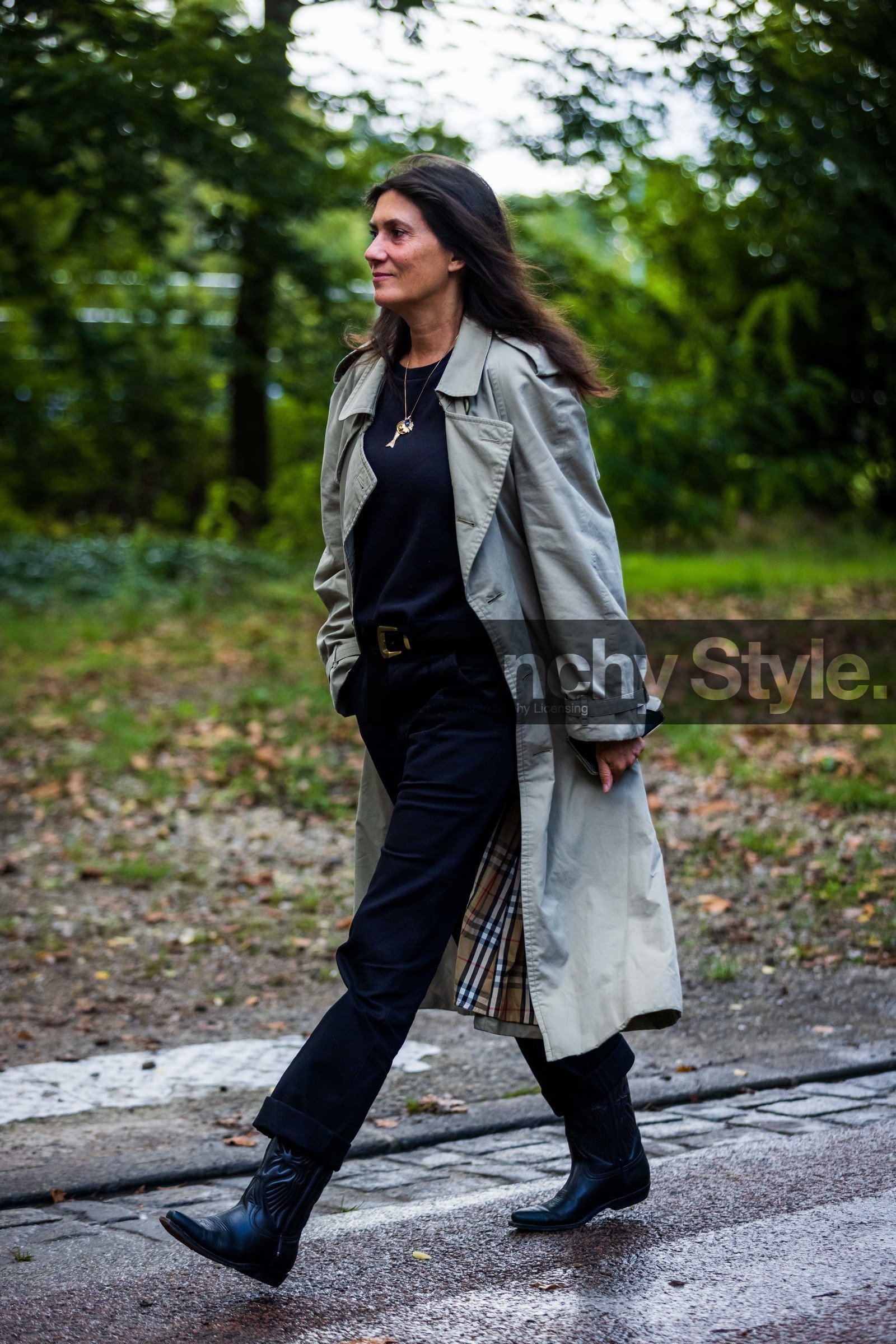 black belt, black boots, black denim, black jean, black santiags, black t-shirt, boots, burberry trenchcoat, denim, Emmanuelle Alt, gold necklace, grey trenchcoat, leather boots, necklace, santiags, trenchcoat, street style, jonathan paciullo, FW, frenchystyle, fashion week, PFW, PARIS, SPRING SUMMER 2022, SS 22, vertical, full length