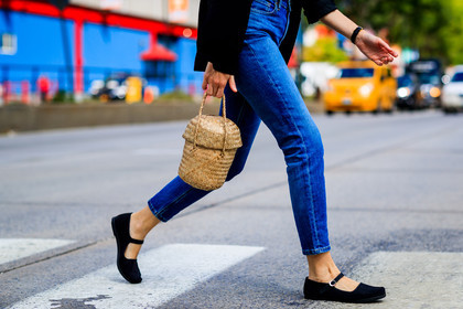 atmosphere details, black shoes, blue denim, denim pants, detail, fashion week, frenchystyle, FW, horizontal, jeans, jonathan paciullo, NEW YORK, NYFW, SPRING SUMMER 2018, SS 18, straw bag, street style, trousers