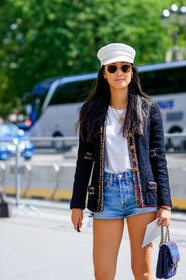 blue bag, blue denim, blue jacket, chanel, denim shorts, leather bag, sunglasses, tweed bag, tweed jacket, white cap, white t shirt, fashion week, frenchystyle, FW, jonathan paciullo, street style, PFW, PARIS, vertical, detail, atmosphere details, AUTUMN WINTER 2018-2019, FALL WINTER 2018-2019, FW 18-19, justine lee