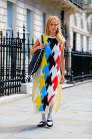 avery blanchard, black and white loafers, black and white shoes, black bag, black shoes, blanca miro scrimieri, checked, graphic bag, graphic dress, houndstooth pattern, knit dress, leather bag, leather shoes, loafers, loewe, multicolor dress, plaid, printed bag, printed dress, tights, white dress, fashion week, frenchystyle, FW, jonathan paciullo, street style, LFW, LONDON, SPRING SUMMER 2019, SS 19, vertical, full length