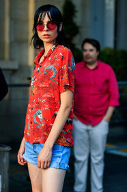 animal print, blue denim, denim shorts, graphic shirt, leather bag, prada, printed shirt, red bag, red shirt, sunglasses, wet hair, fashion week, frenchystyle, FW, jonathan paciullo, street style, PFW, PARIS, vertical, detail, atmosphere details, model, AUTUMN WINTER 2018-2019, FALL WINTER 2018-2019, FW 18-19