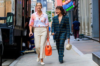 beige bag, beige pants, checked, espadrilles, graphic jacket, graphic pants, graphic suit, green jacket, green pants, green suit, leather bag, leather shoes, necklace, orange bag, plaid, printed jacket, printed pants, printed suit, striped suit, tie & die, trousers, white shirt, fashion week, frenchystyle, FW, jonathan paciullo, street style, NYFW, NEW YORK, SPRING SUMMER 2019, SS 19, atmosphere details, horizontal, full length