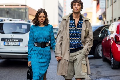 Alex Sanchez de Mora, beige short, beige trench, black bag, blue dress, Clara Aparicio, color, couple, dress, duo, knitted dress, large belt, leather bag, long dress menswear, missoni look, printed belt, printed dress, printed polo, wool dress, print, fashion week, frenchystyle, FW, jonathan paciullo, street style, MFW, MILAN, SPRING SUMMER 2022, SS 22, horizontal, atmosphere details, detail