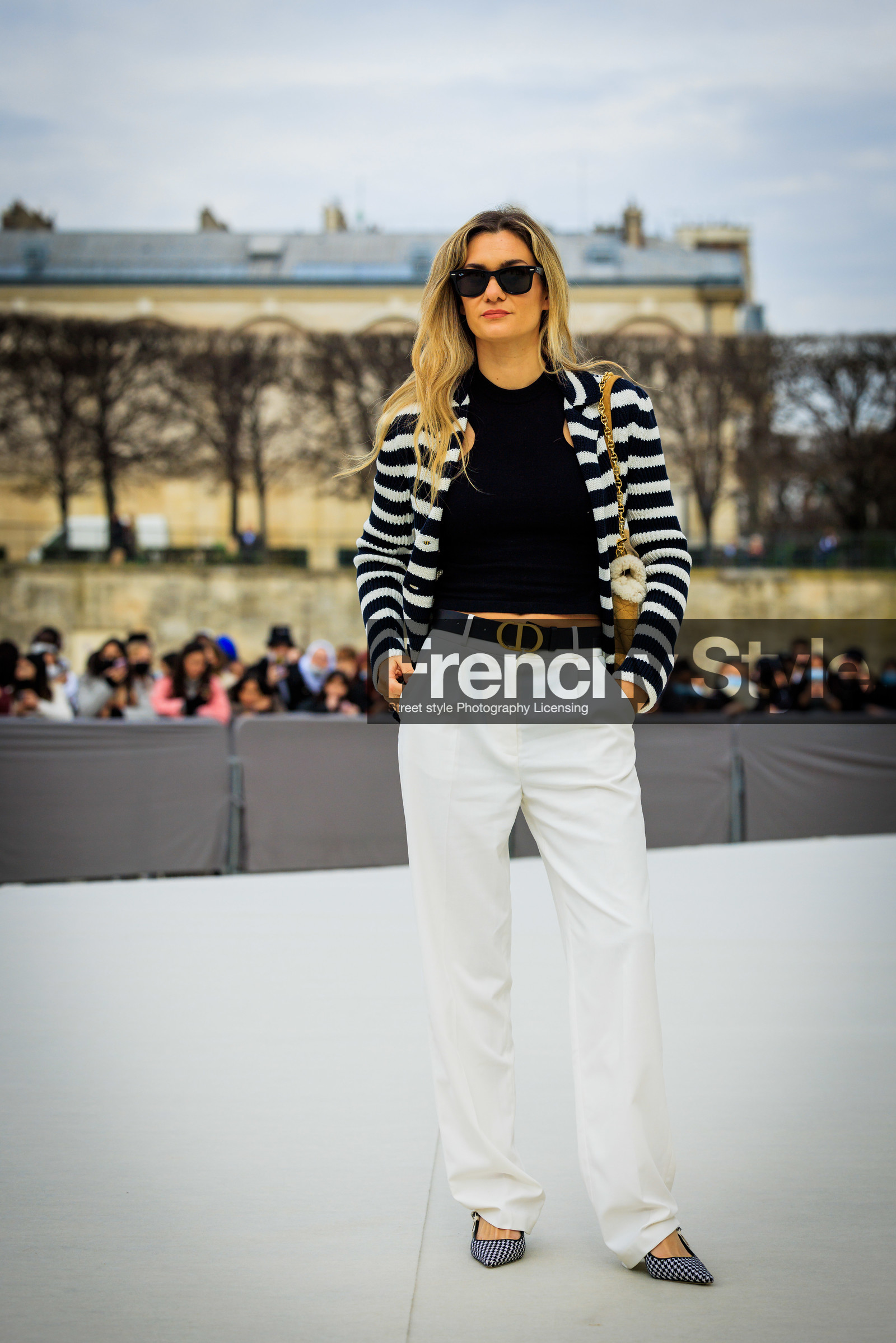 dior logo belt, striped cardigan, black sunglasses, black cropped top, knitwear, white pants, silver stilletos, handbag, dior, adenorah, anne laure mais, fashion week, frenchystyle, FW, jonathan paciullo, street style, AUTUMN WINTER 2022-2023, FALL WINTER 2022_2023, FW 22-23, PFW, PARIS, vertical, full length