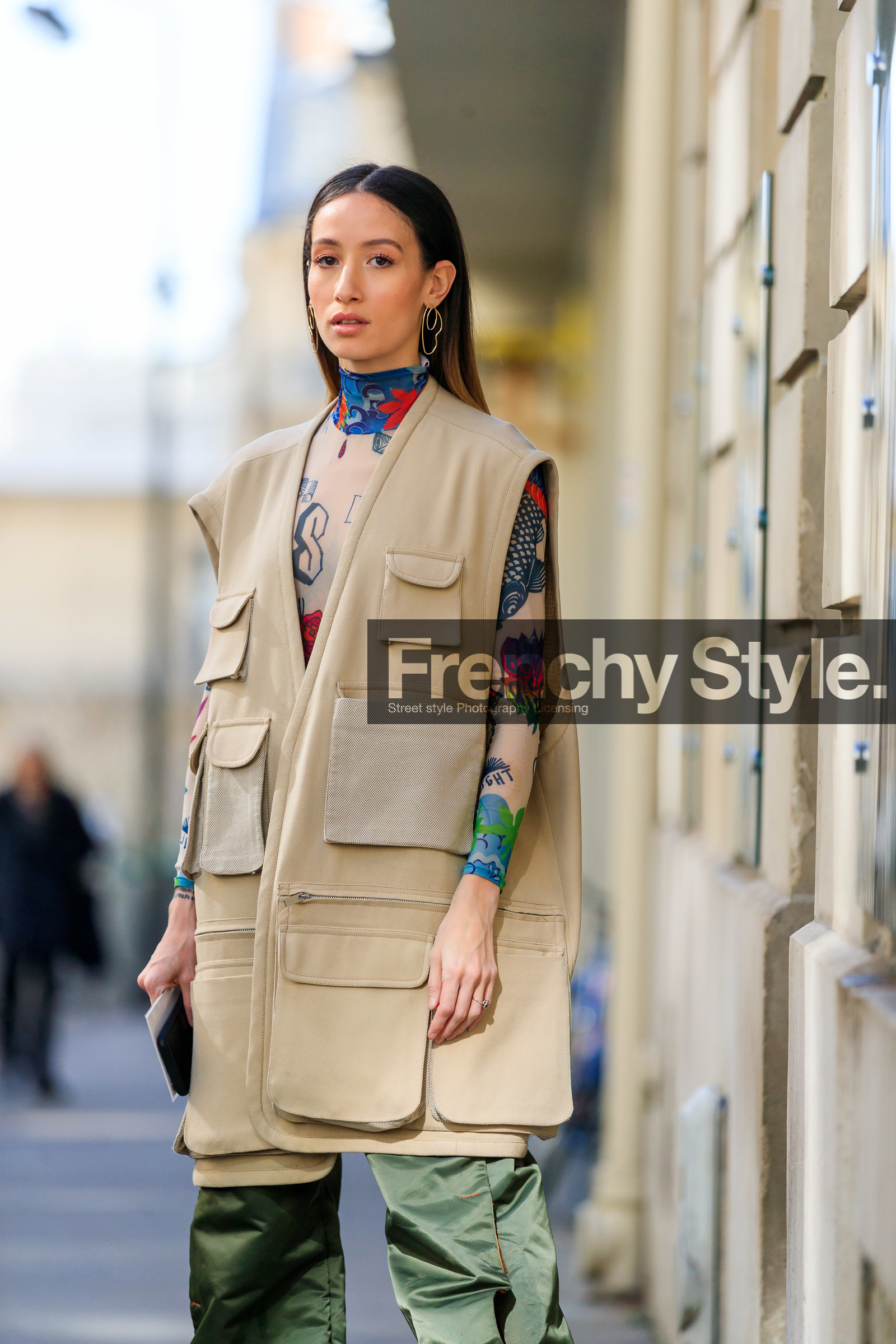 alexandra guerain, beige jacket, earrings, green pants, oversize, printed top, sleeveless, trousers, fashion week, frenchystyle, FW, jonathan paciullo, street style, PFW, PARIS, AUTUMN WINTER 2019-2020, AW 19-20, FALL WINTER 2019-2020, FW 19-20, vertical, atmosphere details, detail