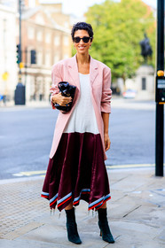 black bag, black shoes, blazer, bordeaux, burgundy, graphic dress, green boots, high heels, leather bag, leather shoes, pink jacket, printed dress, short hair, sunglasses, yasmin sewell, fashion week, frenchystyle, FW, jonathan paciullo, street style, LFW, LONDON, SPRING SUMMER 2019, SS 19, vertical, full length