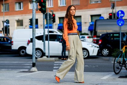 beige pants, céline, earrings, erika boldrin, high heels, leather shoes, necklace, orange shoes, orange sweater, trousers, fashion week, frenchystyle, FW, jonathan paciullo, street style, MFW, MILAN, SPRING SUMMER 2019, SS 19, atmosphere details, horizontal, full length