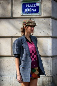 estelle pigault, checked cap, checked hat, checked jacket, grey jacket, short sleeves jacket, miu miu jacket, pink shirt, burgundy shirt, checked shirt, silk shirt, patchwork skirt, mini skirt, suede skirt, button skirt, beige suede skirt, brown suede skirt, green suede skirt, multicolor skirt, orange suede skirt, fashion week, frenchystyle, FW, jonathan paciullo, street style, PFW, PARIS, vertical, atmosphere details, detail