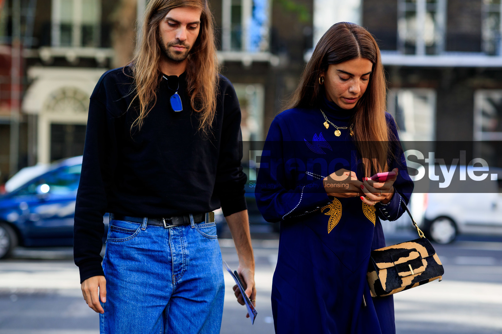 georgia tal, navy blue dress, chain necklace, charms necklace, golden necklace, baguette bag, embroidered dress, animal skin bag, golden earrings, hoop earrings, fashion week, frenchystyle, FW, jonathan paciullo, street style, atmosphere details, horizontal, detail