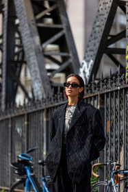 bag, black sunglasses, crossbody bag, dress, earrings, fluffly bag, gold bracelet, gold earrings, Julie Sergent Ferreri, khaki dress, longchamp bag, ring, strap, sunglasses, watch, fashion week, frenchystyle, FW, jonathan paciullo, street style, PFW, PARIS, SPRING SUMMER 2022, SS 22, vertical, atmosphere details
