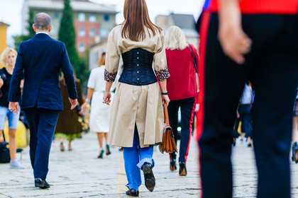 atmosphere details, back detail, beige coat, blue denim, camel bag, corset, denim pants, detail, fashion week, frenchystyle, FW, horizontal, jeans, jonathan paciullo, leather bag, leather shoes, MFW, MILAN, SPRING SUMMER 2017, SS 17, street style, trench coat, trousers