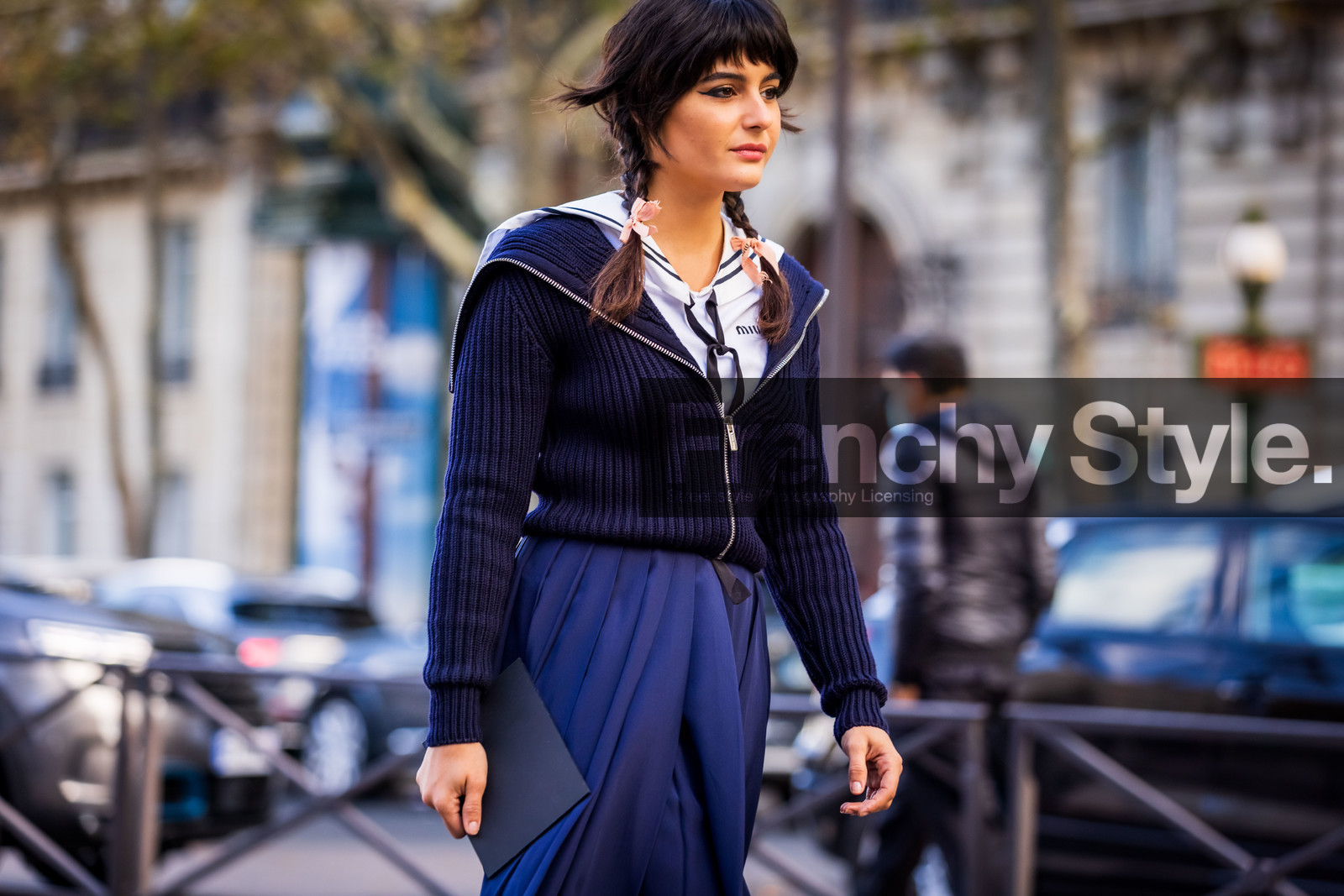 braid, fringe, hairstyle, knitwear, Maria Bernad, navy skirt, pleated skirt, ribbed knitwear, ribbon, skirt, zipped knitwear, fashion week, frenchystyle, FW, jonathan paciullo, street style, PFW, PARIS, SPRING SUMMER 2022, SS 22, horizontal, atmosphere details