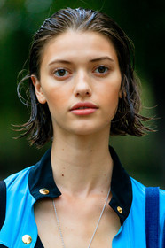 close up detail, make up, make up details, nude make up, wetted hair, street style, jonathan paciullo, FW, frenchystyle, fashion week, MFW, MILAN, SPRING SUMMER 2021, SS 21, vertical, detail, portrait, model