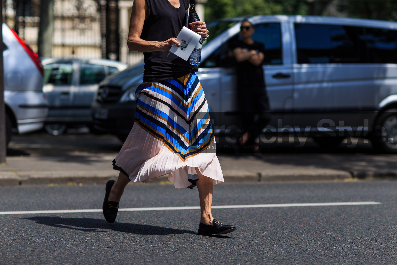 atmosphere details, black shoes, black tank top, detail, fashion week, frenchystyle, FW, graphic skirt, gucci, horizontal, jonathan paciullo, leather shoes, MENSWEAR, mocassins, PARIS, PFW, pink skirt, pleated skirt, printed skirt, SPRING SUMMER 2017, SS 17, street style, striped skirt