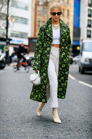 caro daur, black sunglasses, butterfly sunglasses, multi necklace, golden necklace, golden earrings, hoop earrings, big chain necklace, chain necklace, white pullover, white jeans, white leather bag, white leather boots, cropped pullover, green coat, brocart coat, floral embroidered coat, floral printed coat, mini bag, hand bag, round shape bag, high heels boots, fashion week, frenchystyle, FW, jonathan paciullo, street style, LFW, LONDON, AUTUMN WINTER 2020-2021, FALL WINTER 2020-2021, FW 20-21, vertical, full length