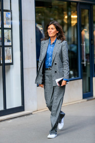 alton mason, Emmanuelle Alt, grey jacket, grey pants, grey suits, denim, denim shirt, black leather belt, white sneakers, fashion week, frenchystyle, FW, jonathan paciullo, street style, PFW, PARIS, SPRING SUMMER 2020, SS 20, horizontal, full length