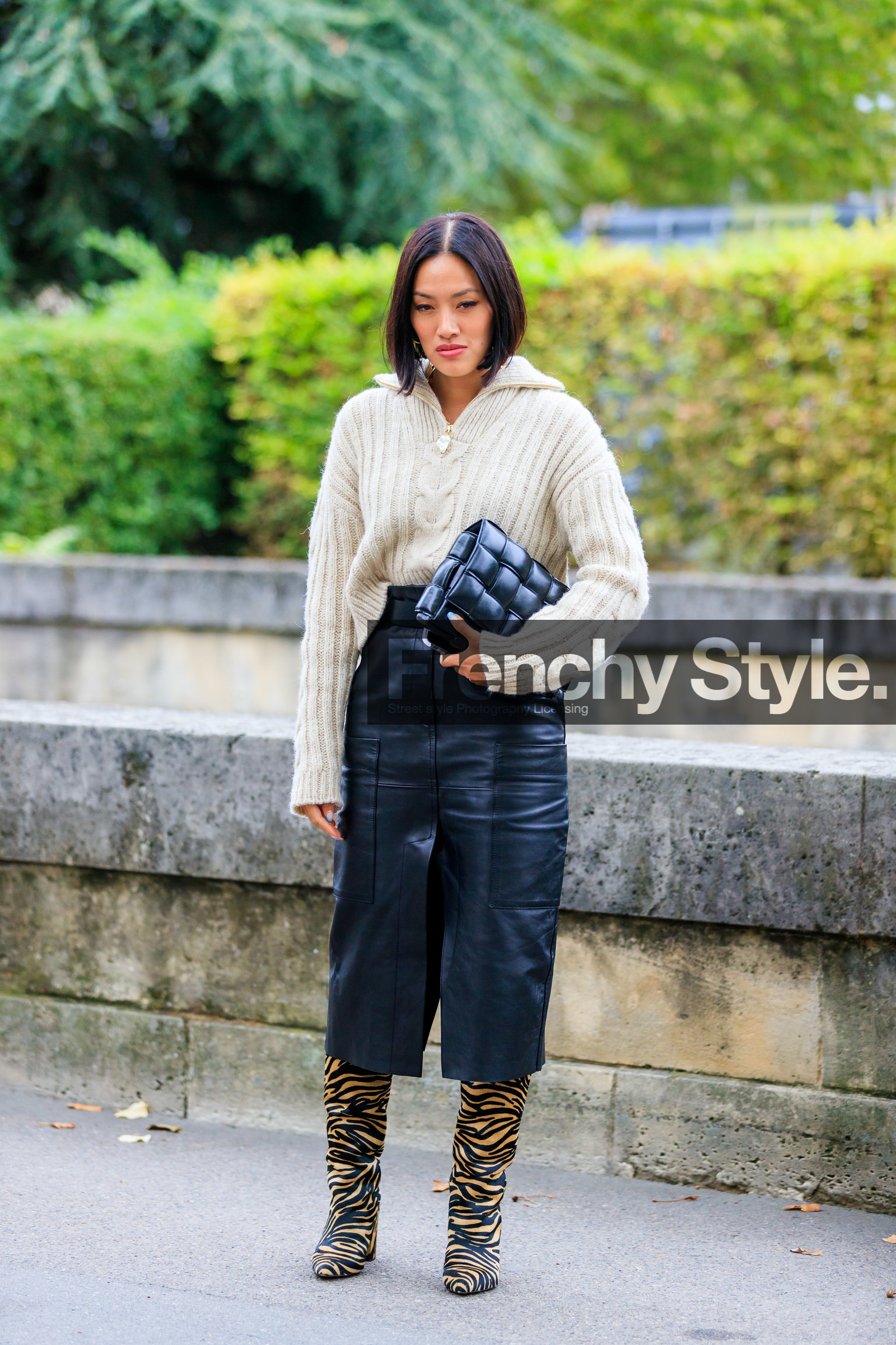 Tiffany Hsu, white pullover, zipped pullover, black leather bag, black leather skirt, plaited leather bag, plaited bag, bottega veneta bag, mid long skirt, split skirt, fur boots, animal printed boots, black boots, camel boots, PARIS, PFW, SPRING SUMMER 2020, SS 20, fashion week, frenchystyle, FW, jonathan paciullo, street style, vertical, full length