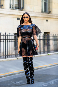 futurist shape sunglasses, round shape sunglasses, high boots, high heels boots, vinyl boots, vinyl dress, varnished boots, varnished dress, pleated dress, lace dress, mini dress, short sleeves dress, fashion week, frenchystyle, FW, jonathan paciullo, street style, PFW, PARIS, AUTUMN WINTER 2021-2022, FALL WINTER 2021-2022, FW 21-22, vertical, full length