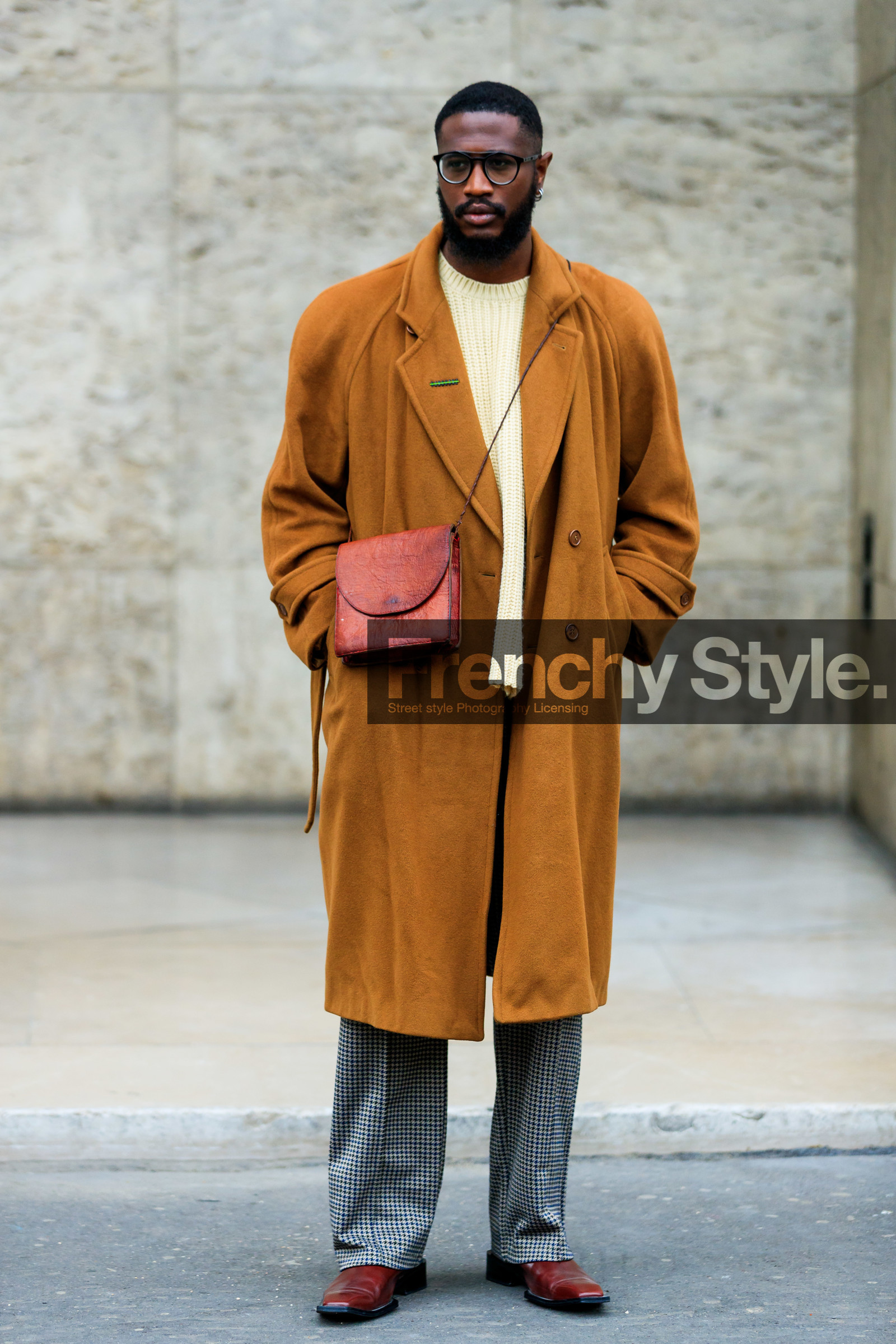 camel coat, brown leather bag, crossbody bag, vintage bag, houndstooth printed pants, light yellow pullover, aviator glasses, fashion week, frenchystyle, FW, jonathan paciullo, street style, PFW, PARIS, SPRING SUMMER 2022, SS 22, vertical, full length