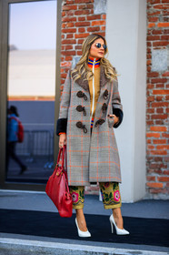 brown coat, checked, embroideries, floral, flowers, graphic jacket, graphic pants, gucci, high heels, leather bag, leather shoes, plaid, printed jacket, printed pants, red bag, sunglasses, trousers, white shoes, yellow jacket, yellow pants, fashion week, frenchystyle, FW, jonathan paciullo, street style, MFW, MILAN, AUTUMN WINTER 2018-2019, FALL WINTER 2018-2019, FW 18-19, vertical, full length, thassia naves