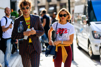 black bag, earrings, gingham, graphic jacket, graphic pants, graphic suit, leather bag, printed jacket, printed pants, printed suit, printed t shirt, red pants, striped jacket, striped pants, striped suit, sunglasses, trousers, white t shirt, yellow t shirt, fashion week, frenchystyle, FW, jonathan paciullo, street style, LFW, LONDON, SPRING SUMMER 2019, SS 19, atmosphere details, horizontal, detail