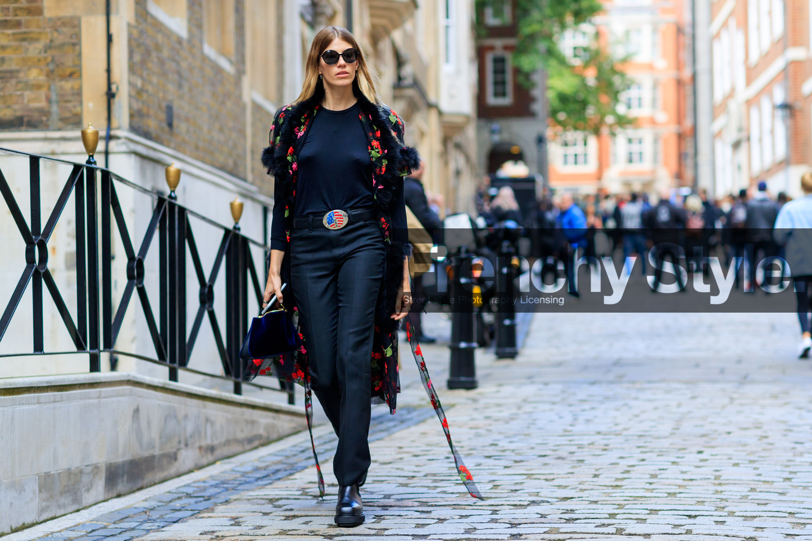 atmosphere details, black bag, black pants, black shoes, black sweater, fashion week, floral, flowers, frenchystyle, full length, FW, horizontal, jonathan paciullo, leather bag, leather shoes, LFW, LONDON, printed jacket, SPRING SUMMER 2018, SS 18, street style, trousers, veronika heilbrunner