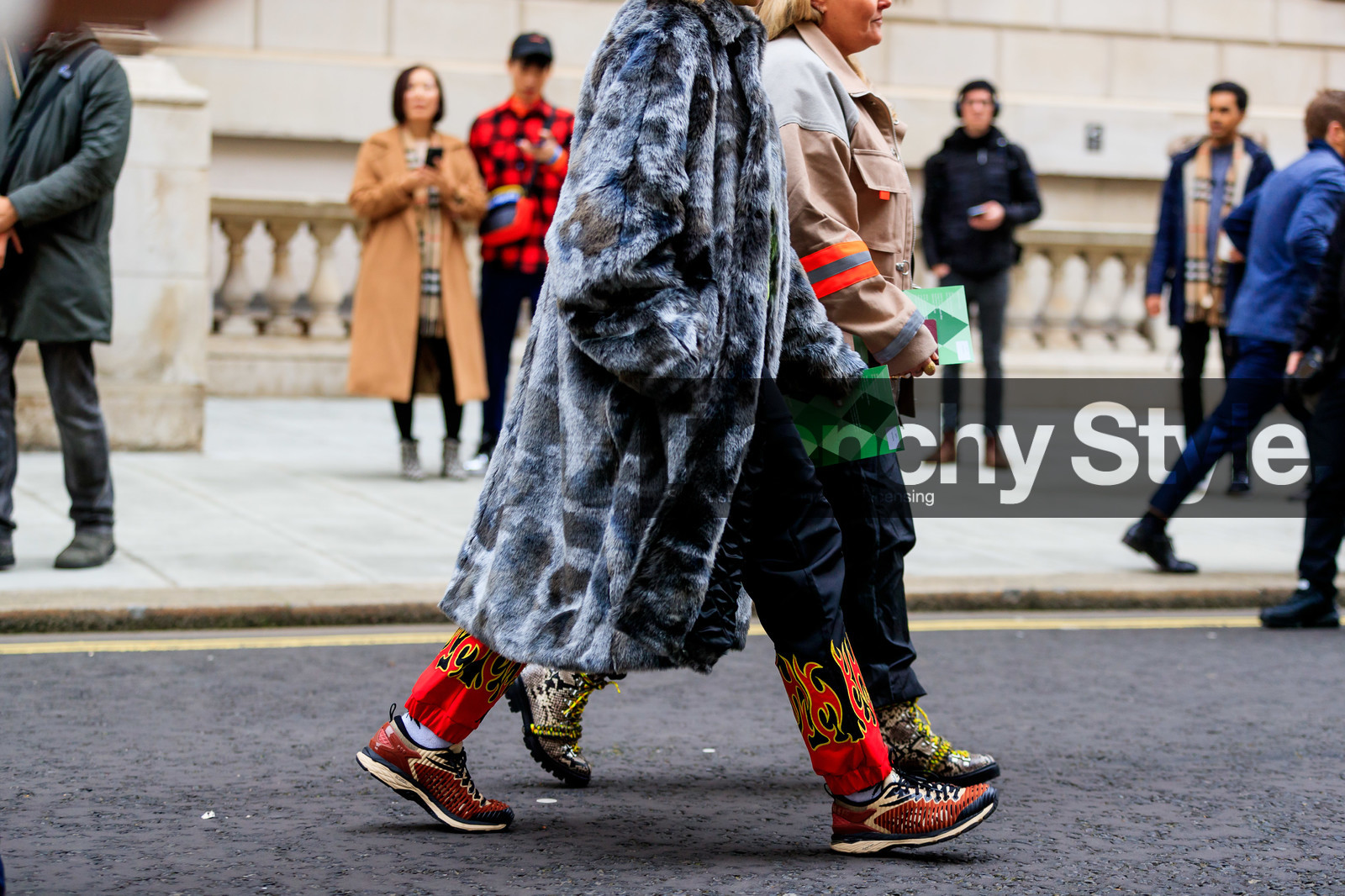 black pants, Fur coat, graphic pants, grey coat, grey fur, leather shoes, printed pants, red sneakers, sweatpants, trousers, street style, jonathan paciullo, FW, frenchystyle, fashion week, LFW, LONDON, AUTUMN WINTER 2019-2020, AW 19-20, FW 19-20, FALL WINTER 2019-2020, horizontal, atmosphere details, detail